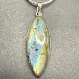PN604 Labradorite
