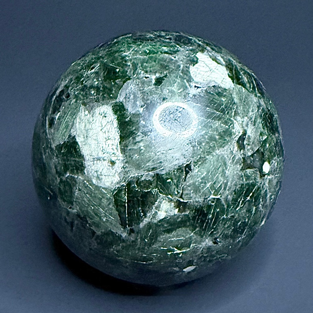 SP412 Diopside Sphere