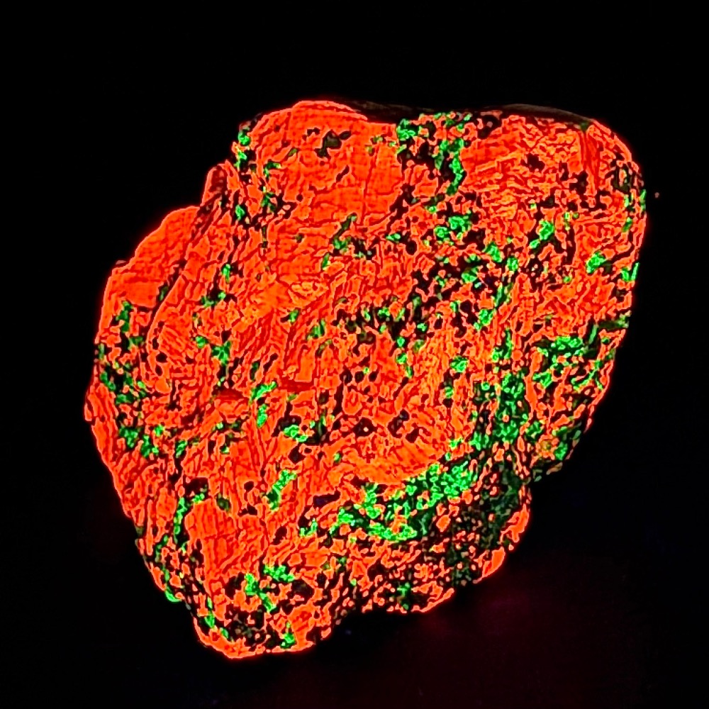 M814 Franklinite - Willemite -Calcite