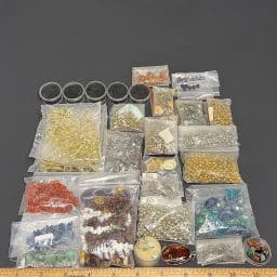 CL300 Assorted Broken Jewelry and Jewely Findings