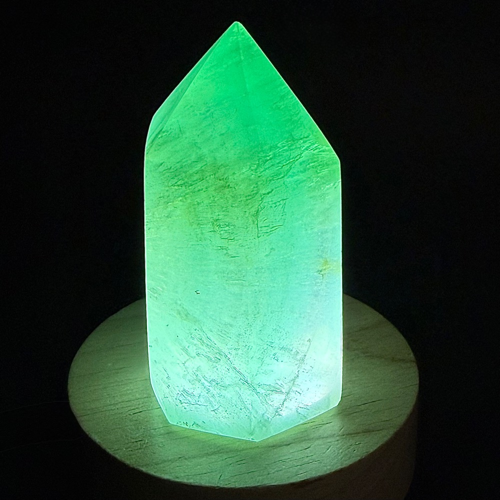 PR513 Fluorite Obelisk - Image 4