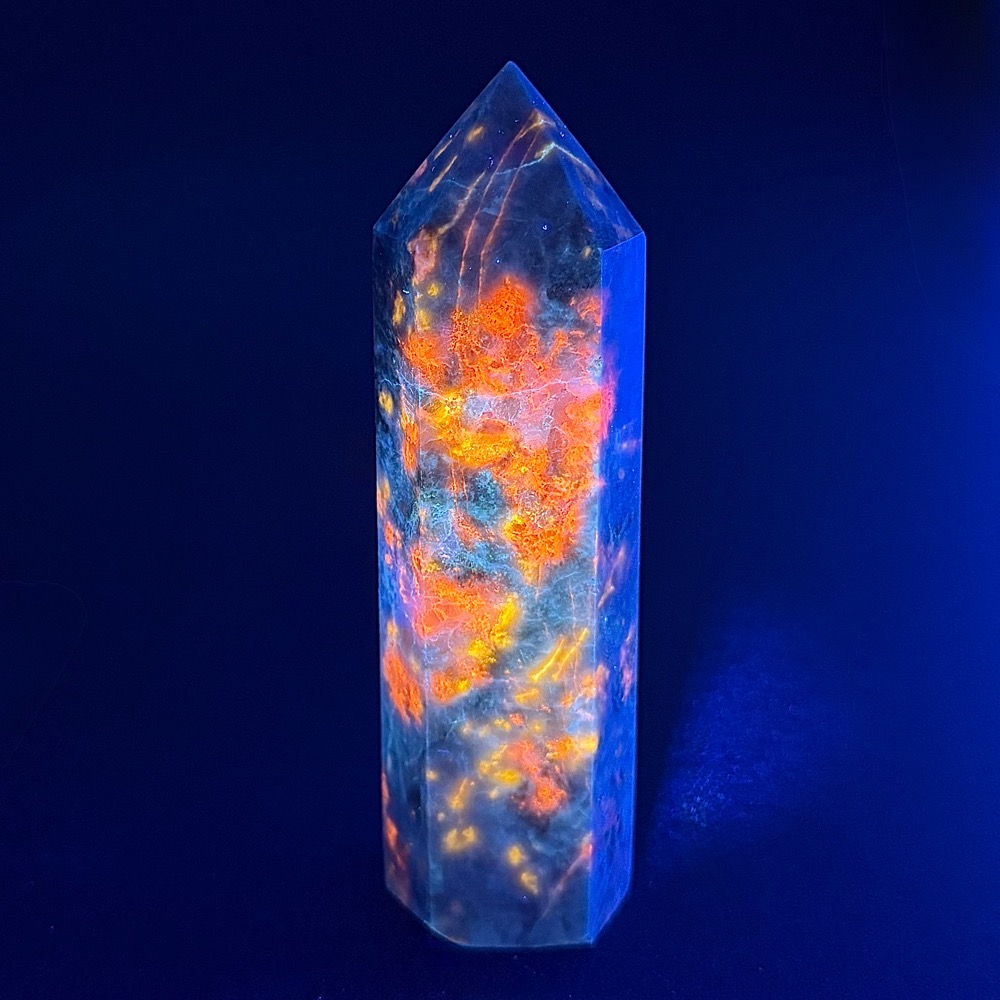 M808 Hackmanite Obelisk