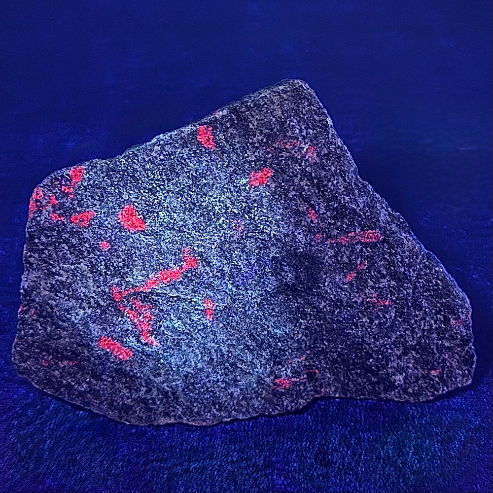 GR124 Ruby Zoisite - The Rock Shed