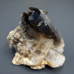 M200 Aegirine Smoky Quartz