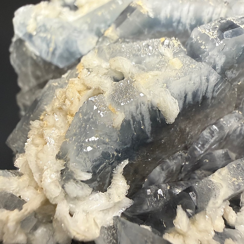 GAL607 BLUE BARITE