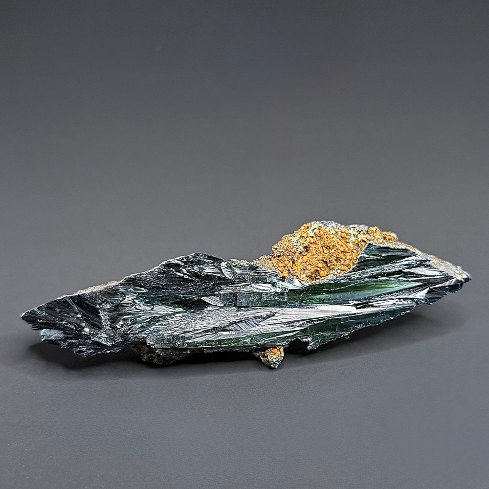 M318 Vivianite