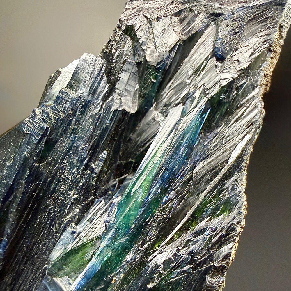 M318 Vivianite