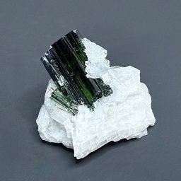 M604 Cleavelandite Tourmaline