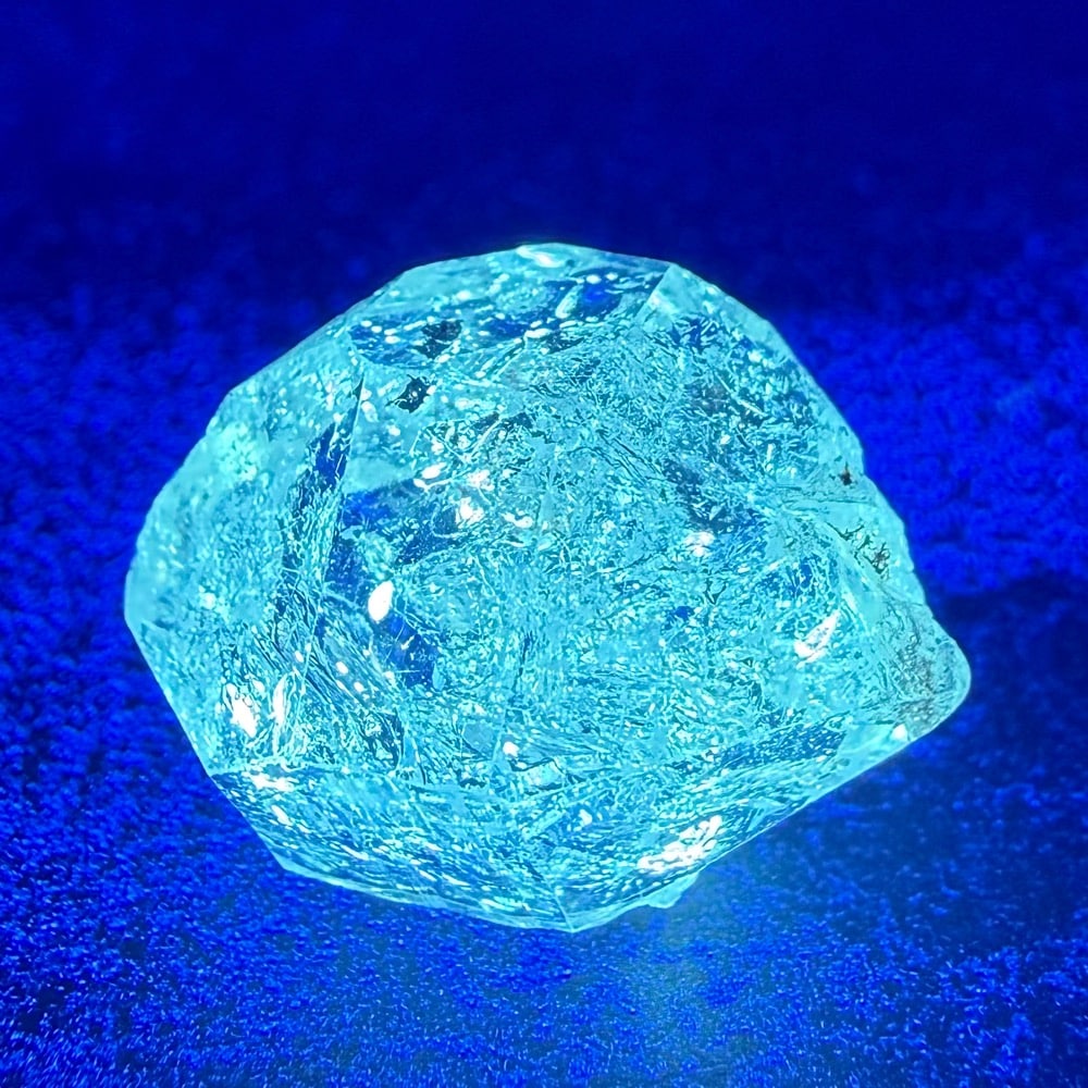 M819 Petroleum Quartz Crystal