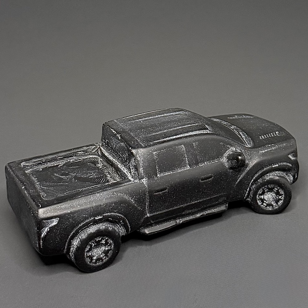 CV104 Obsidian Truck