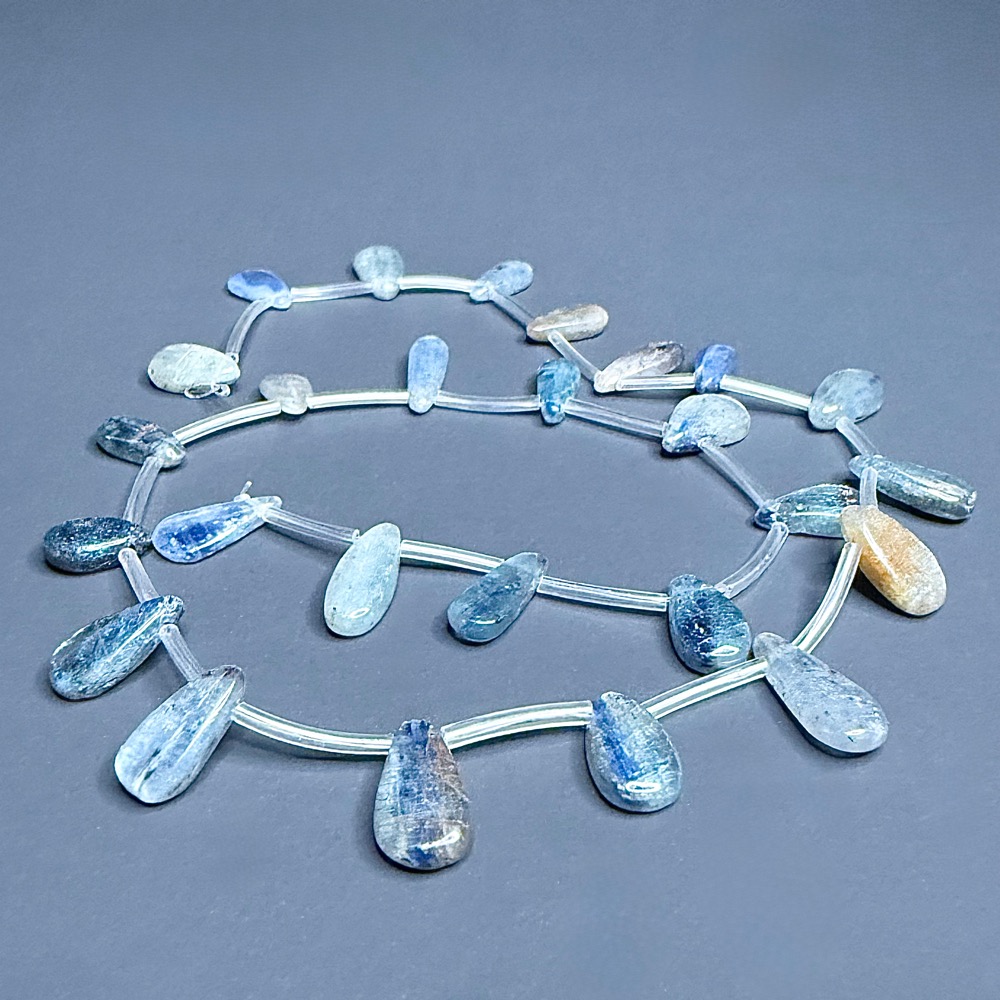 B201 Kyanite Beads