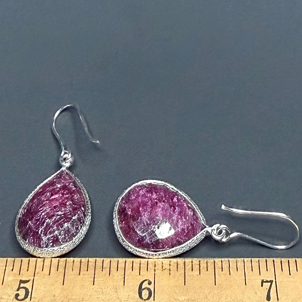 E209 Ruby - Image 2