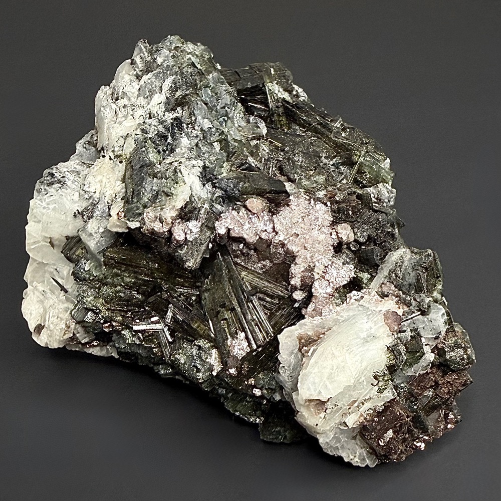 M319 Tourmaline Albite