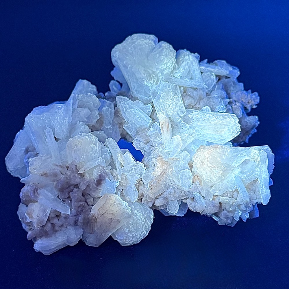 M418 Stilbite and Apophyllite