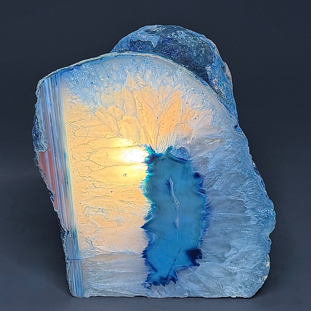 LT107 Brazilian Agate Lamp