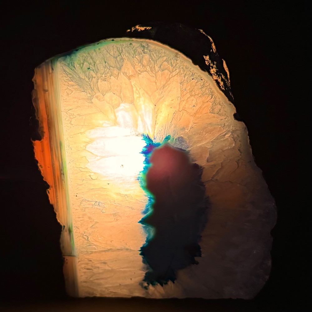LT107 Brazilian Agate Lamp