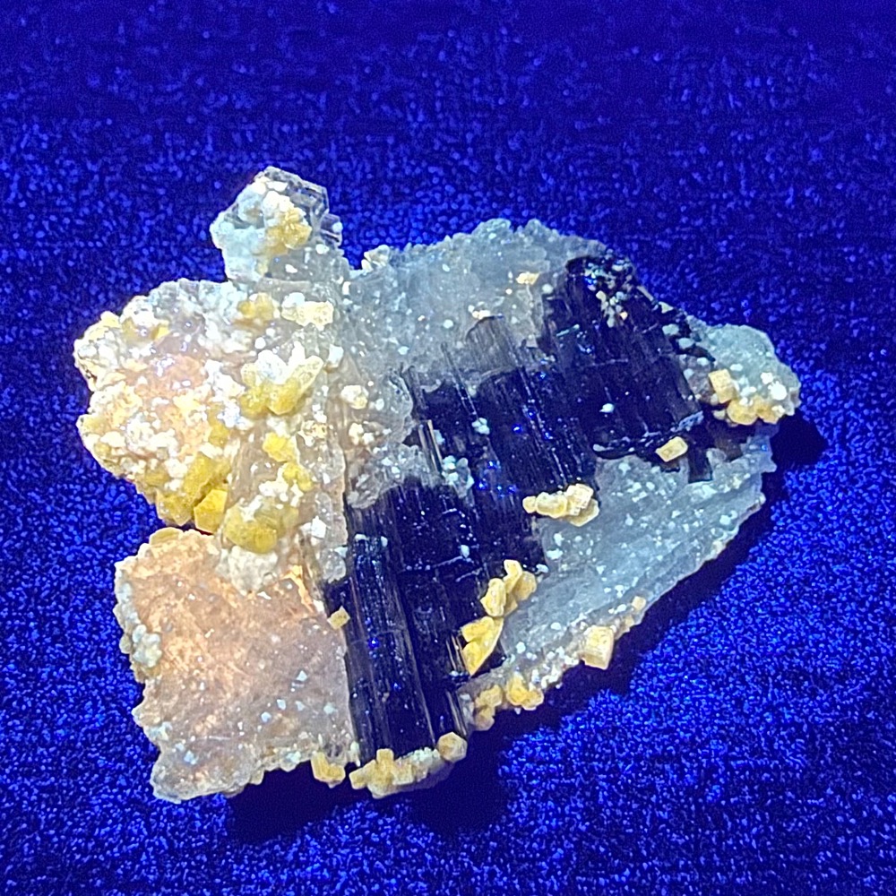 M604 Cleavelandite Tourmaline