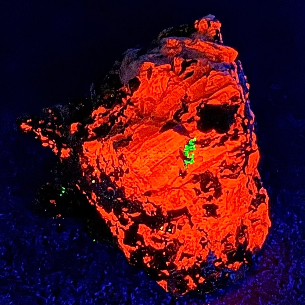 M814 Franklinite - Willemite -Calcite