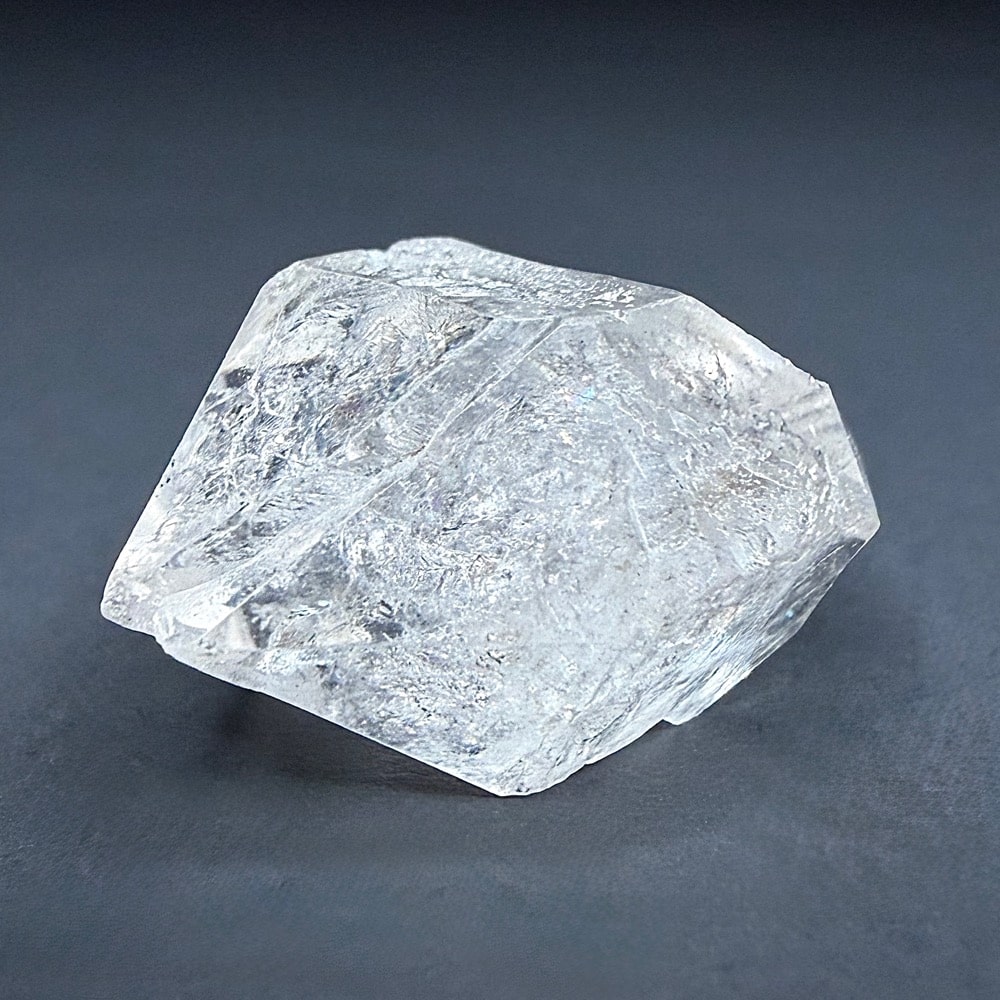 M819 Petroleum Quartz Crystal