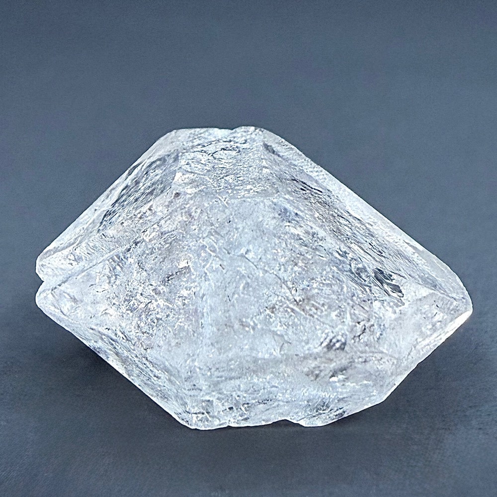 M819 Petroleum Quartz Crystal - Image 3