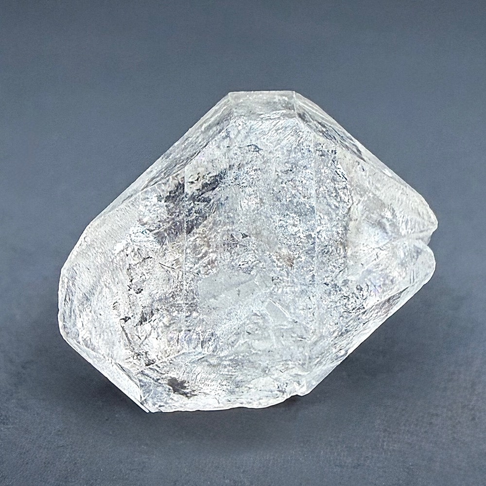 M819 Petroleum Quartz Crystal - Image 4