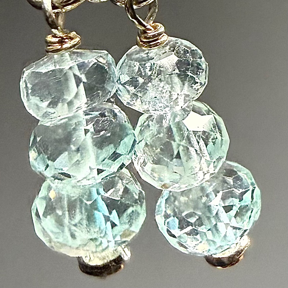E102 Aquamarine