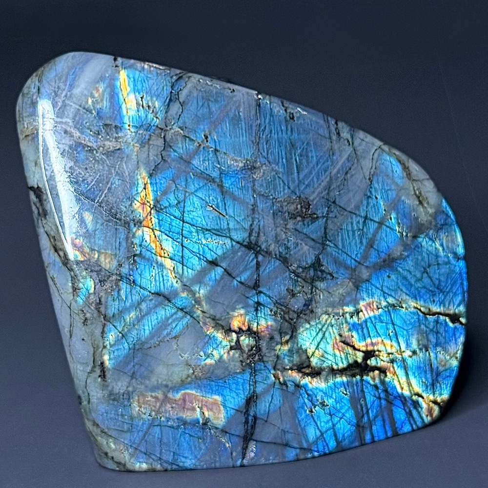PR608 Labradorite