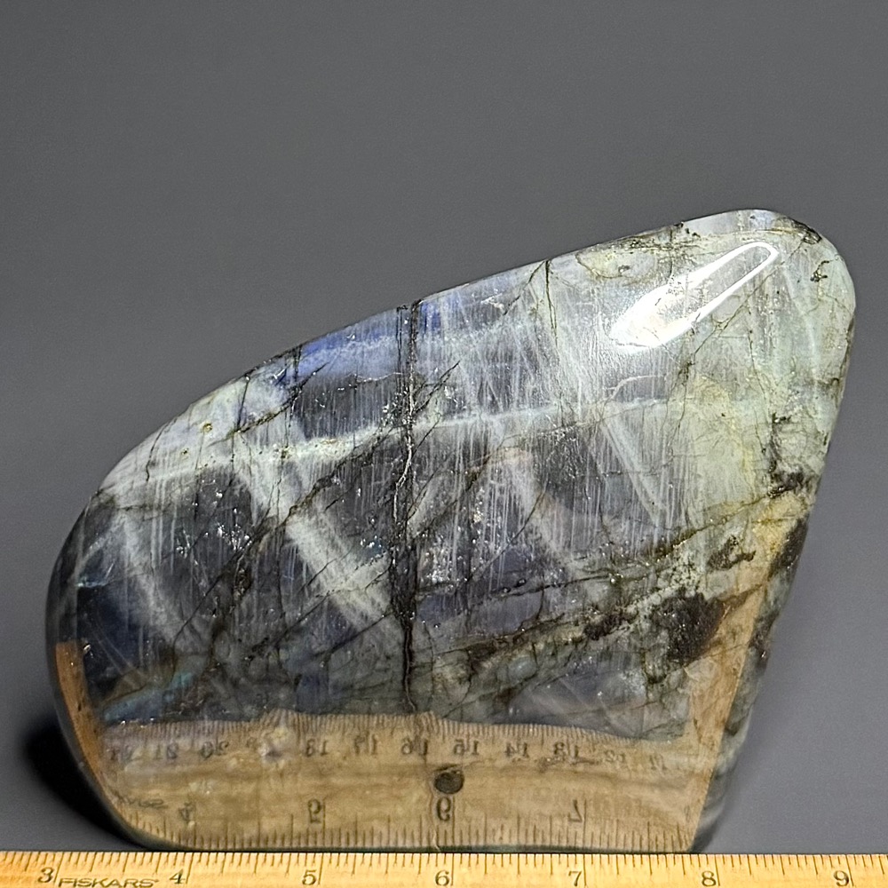 PR608 Labradorite