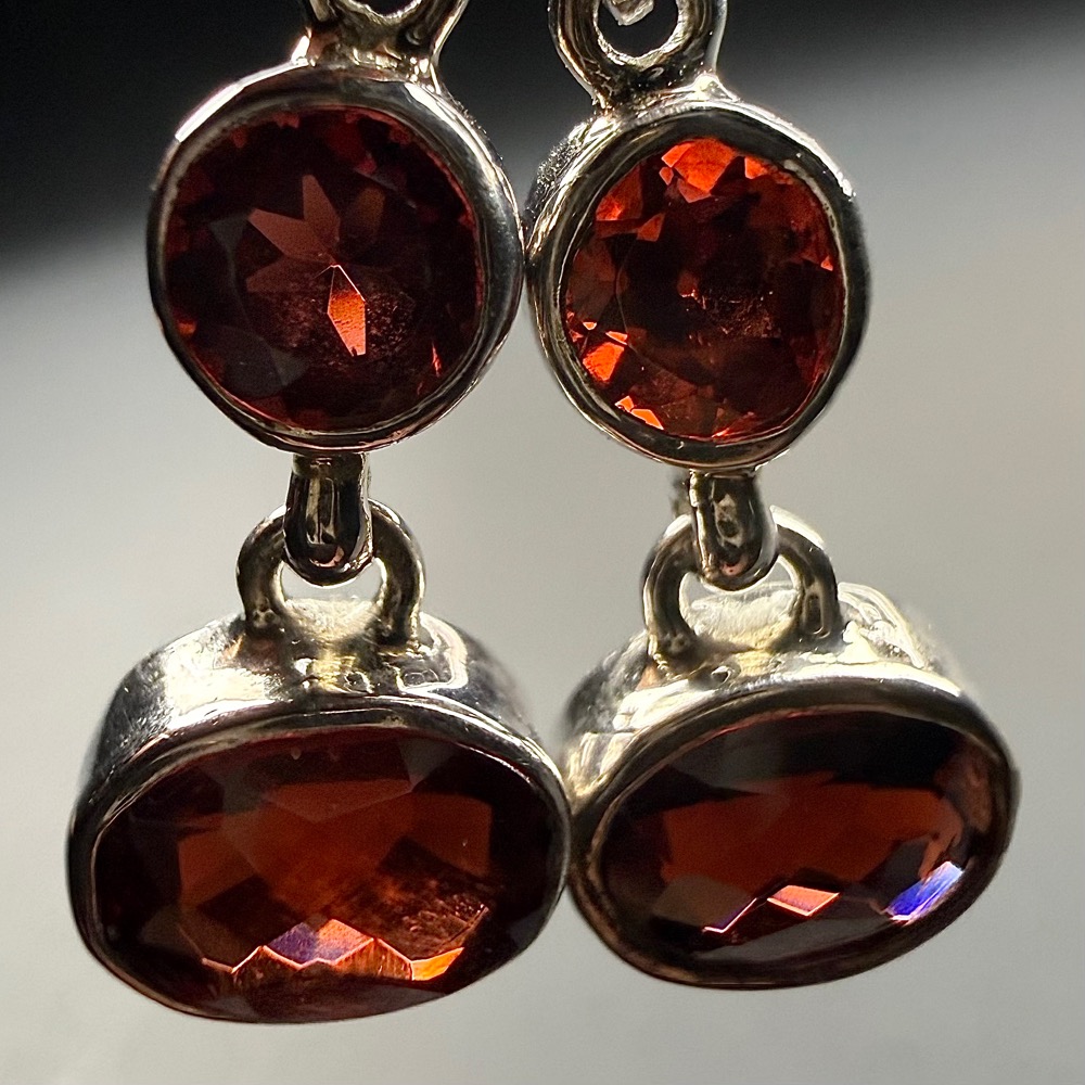 E704 Garnet