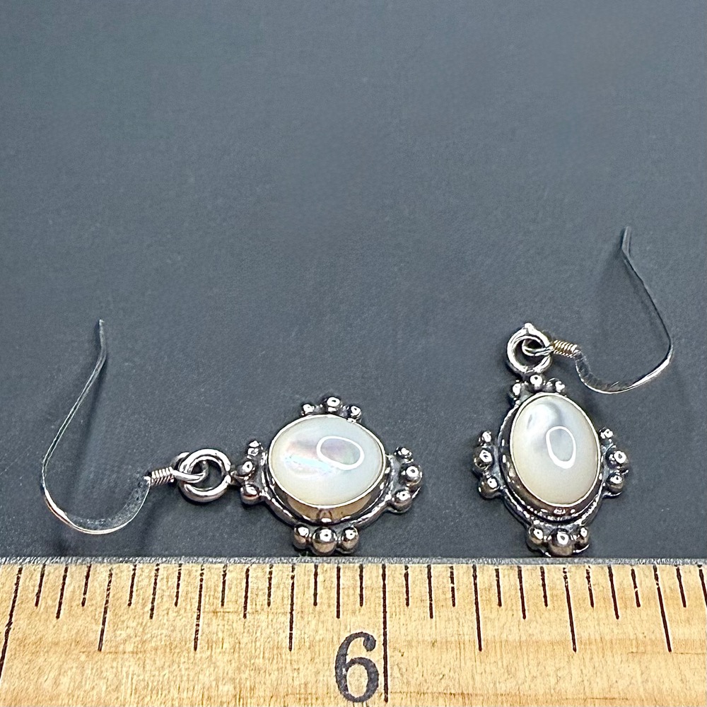 E817 Mother of Pearl