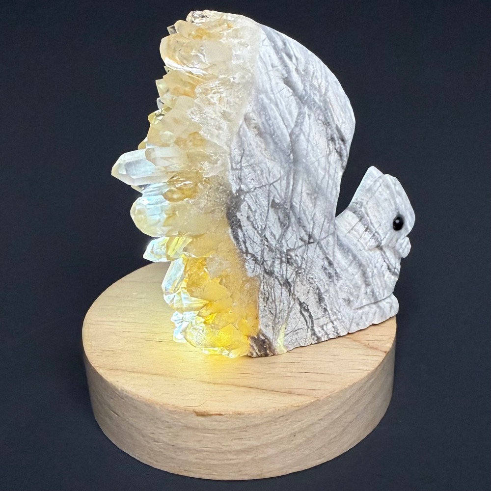 CV118 Quartz Crystal Squirrel