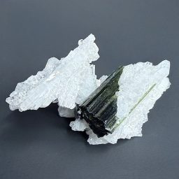 M604 Cleavelandite Tourmaline