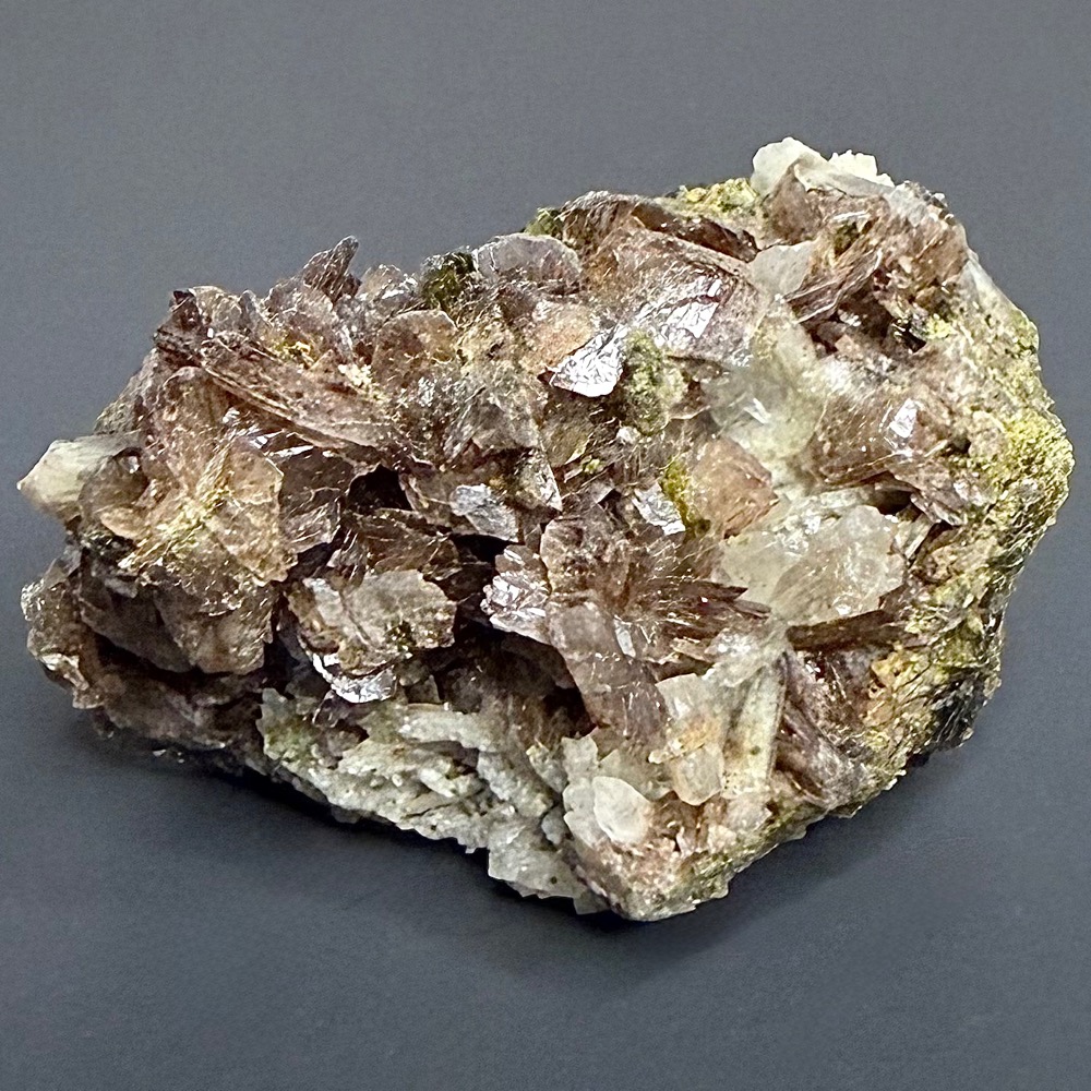 M715 Epidote Quartz Axinite - Image 3