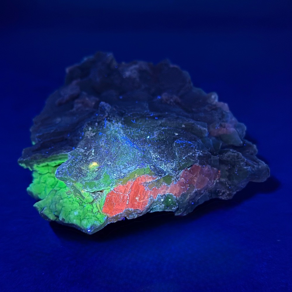 M817 South Dakota Chalcedony & Calcite