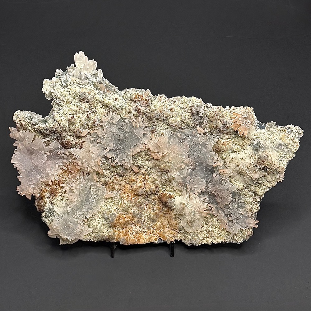 GAL902 FLOWER QUARTZ WITH CALCITE AND CELADONITE