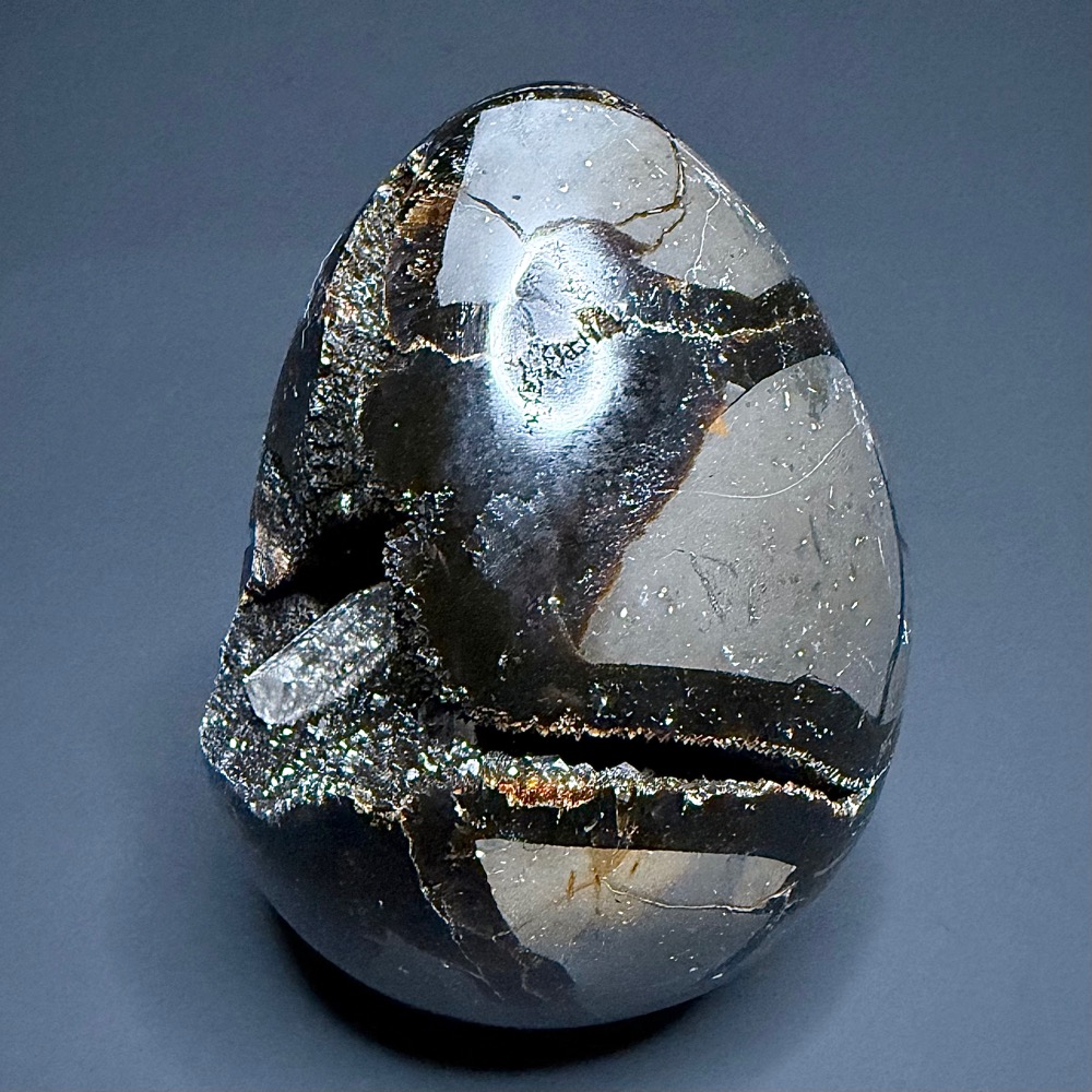 GAL936 MADAGASCAR SEPTARIAN WITH CALCITE EGG - Image 3