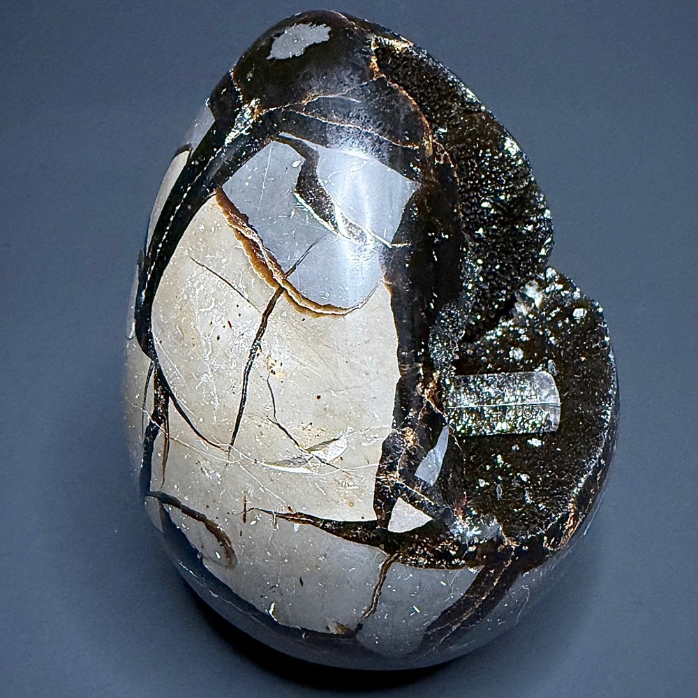 GAL936 MADAGASCAR SEPTARIAN WITH CALCITE EGG - Image 4