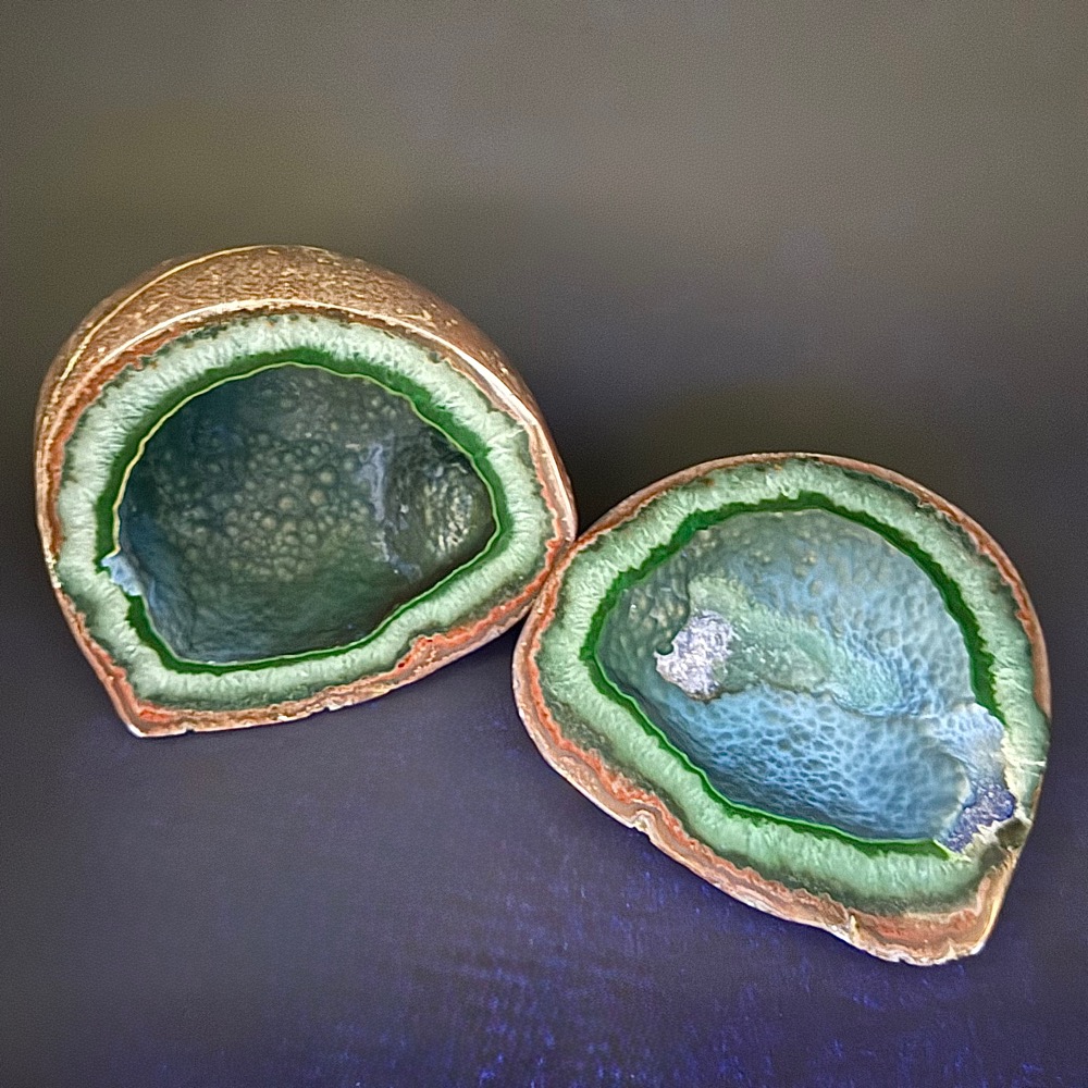 PR1002 Brazilian Agate Geode