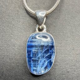 PN305 Kyanite
