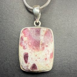 PN608 Rubellite