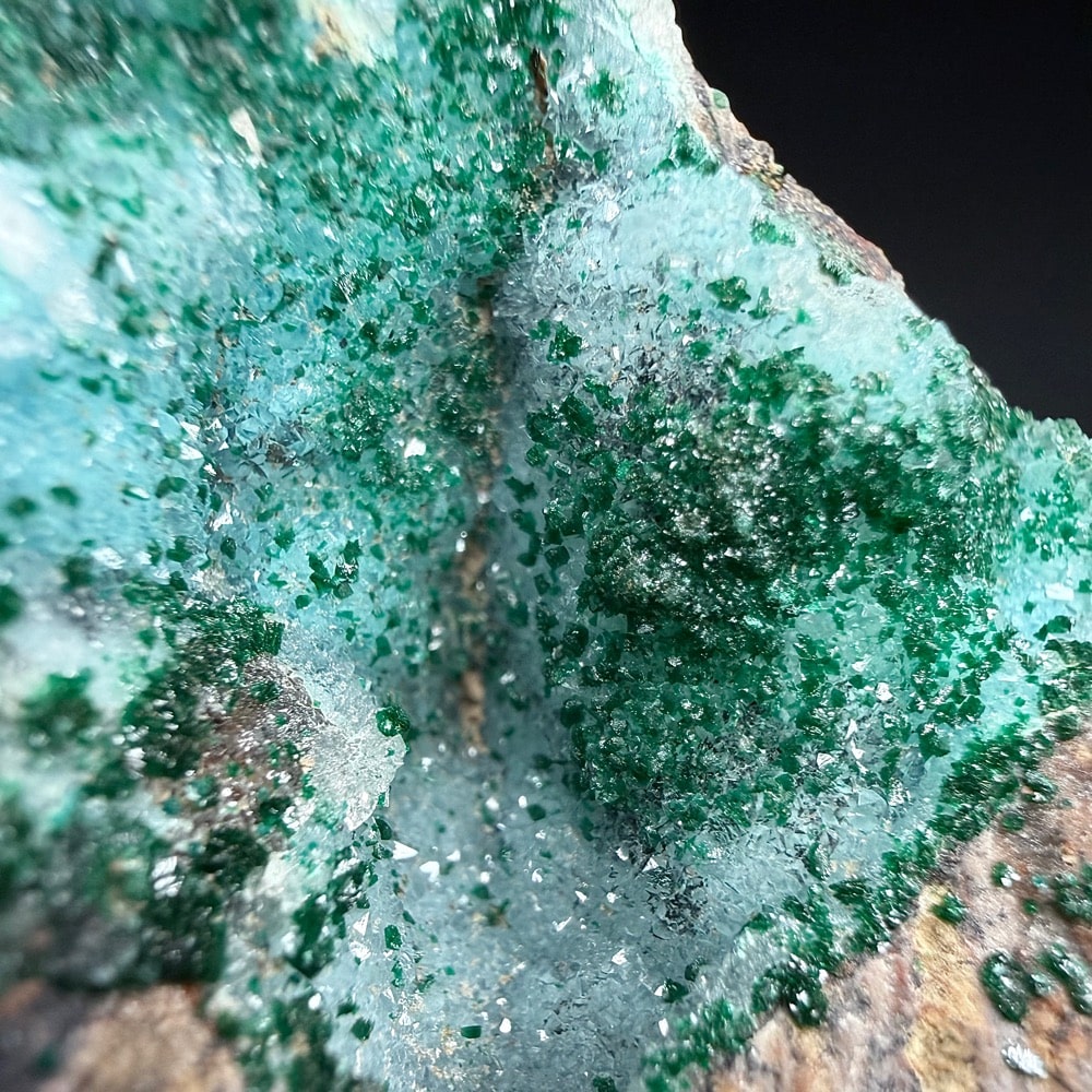 M107 Hemimorphite with Malachite