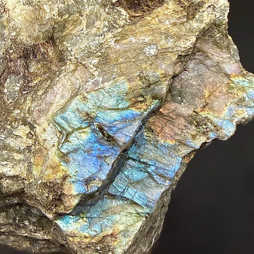 GR210 Labradorite