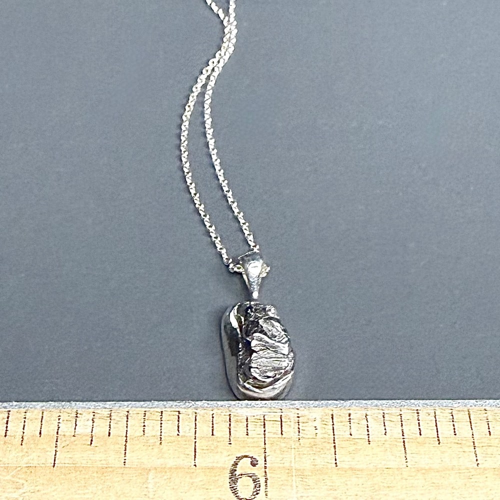 PN705 Meteorite with Chain - Image 2
