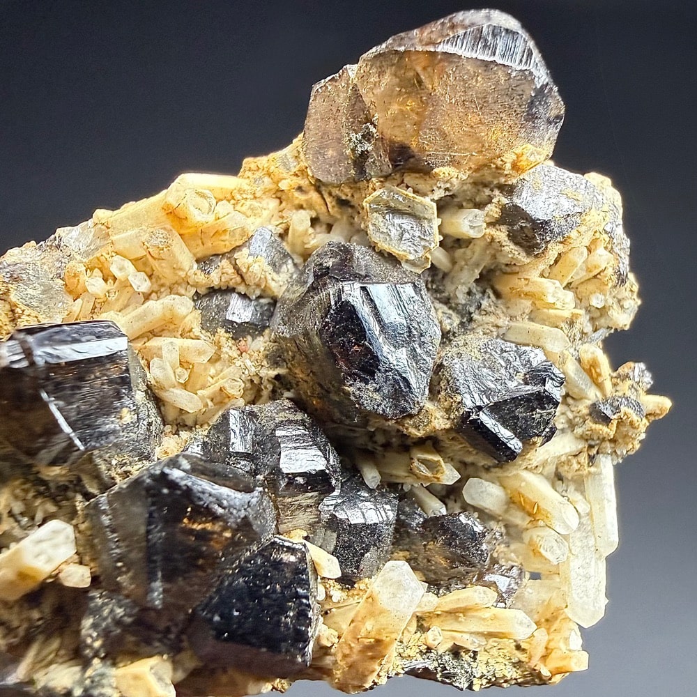 M213 Cassiterite