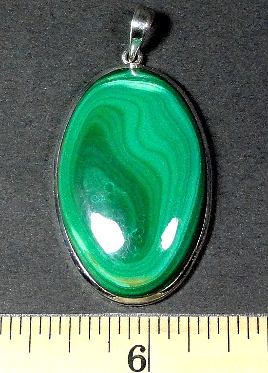 Silver pendant with a 23mm x 38mm Malachite cabochon