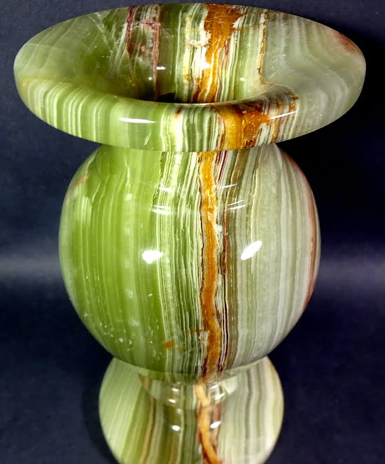 PR505 Onyx Vase The Rock Shed