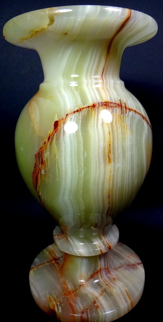 PR812 Onyx Vase The Rock Shed