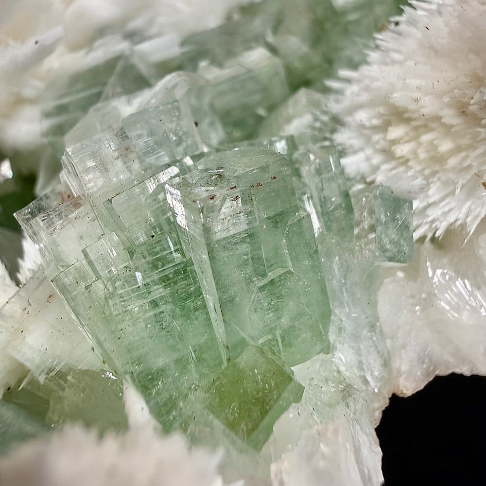 M508 Apophyllite Mordenite