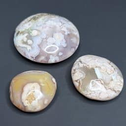 PR508 Flower Agate Palm Stones
