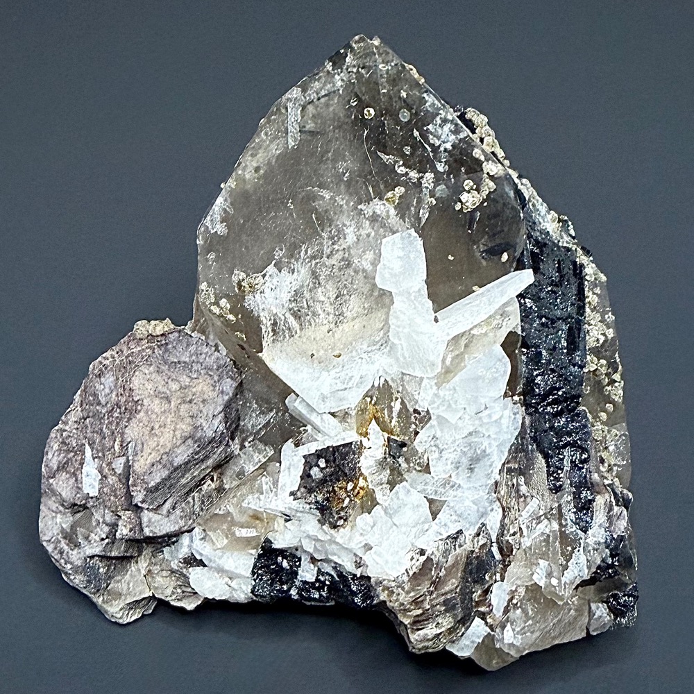 M600 Tourmaline Smoky Quartz